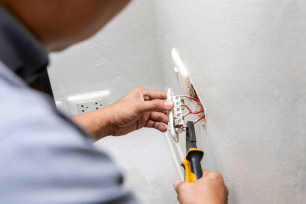 Best Circuit Breaker Repair  in Captain Cook, HI